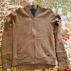 Mountain Hardware Sweater